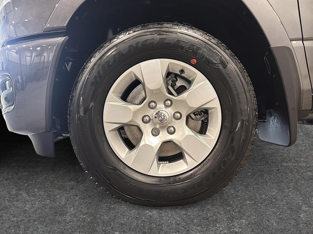 Ram 1500 BIG HORN 2025 à Saint-Hyacinthe, Québec - 6 - w1024h768px