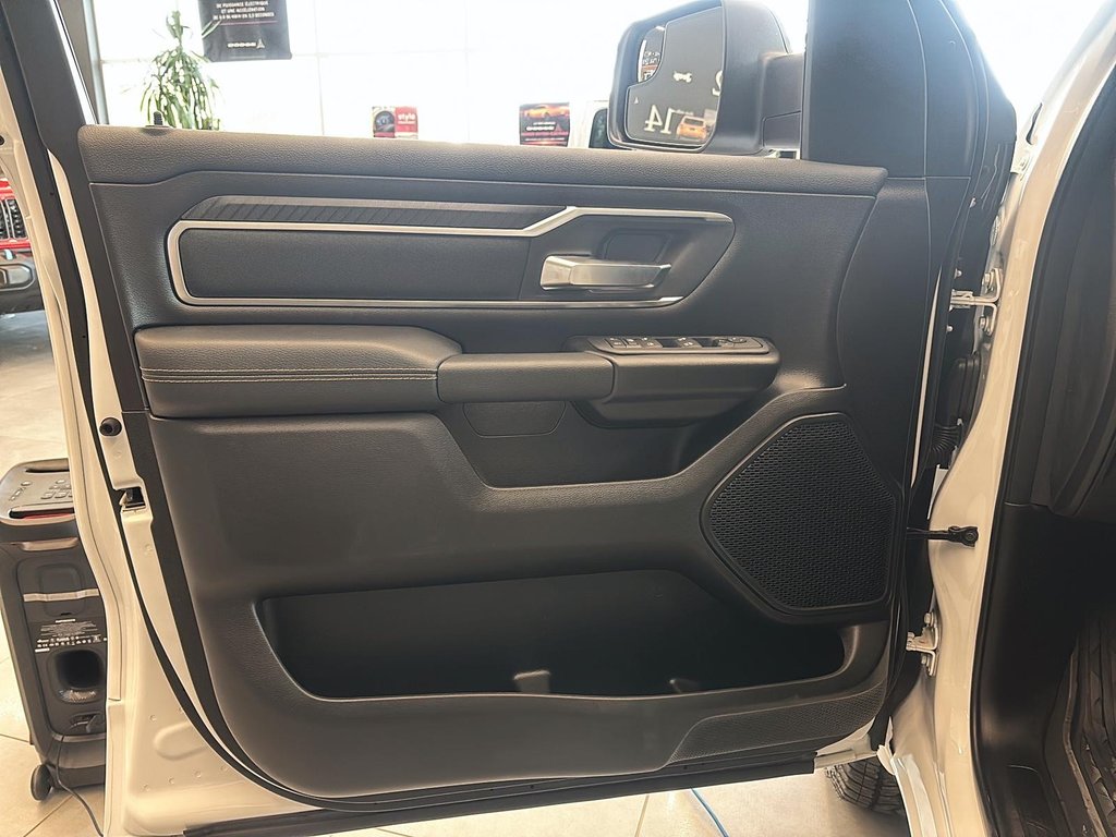 Ram 1500 BIG HORN 2025 à Saint-Hyacinthe, Québec - 7 - w1024h768px