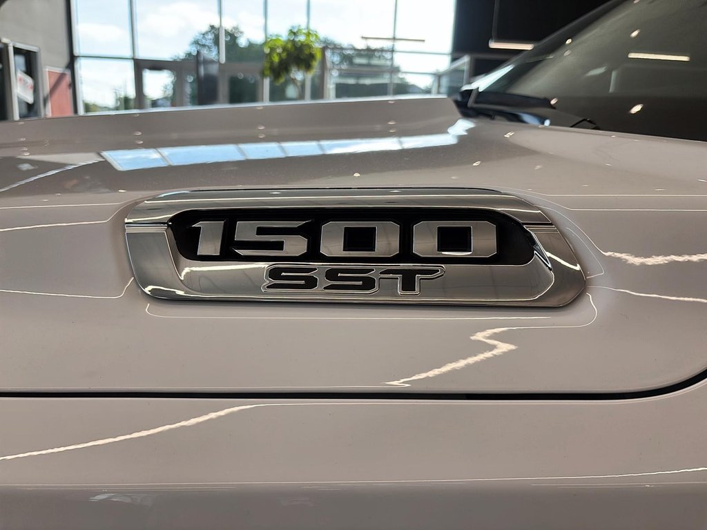 Ram 1500 BIG HORN 2025 à Saint-Hyacinthe, Québec - 4 - w1024h768px