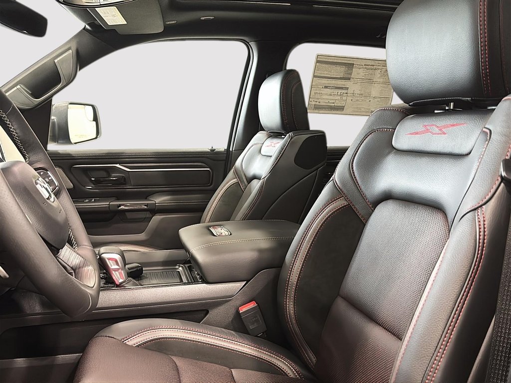 2025 Ram 1500 REBEL in Saint-Hyacinthe, Quebec - 7 - w1024h768px