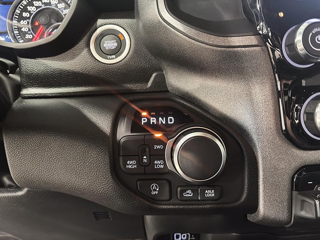 2025 Ram 1500 WARLOCK in Saint-Hyacinthe, Quebec - 12 - w1024h768px