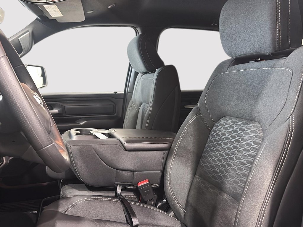 2025 Ram 1500 WARLOCK in Saint-Hyacinthe, Quebec - 7 - w1024h768px