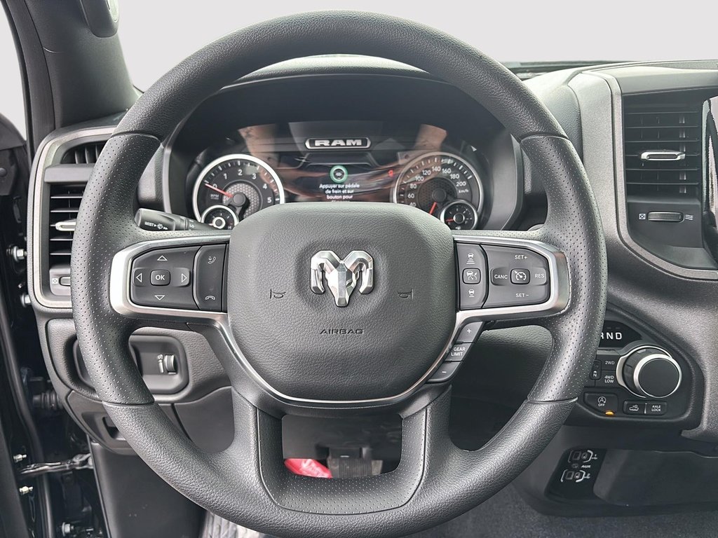 2025 Ram 1500 WARLOCK in Saint-Hyacinthe, Quebec - 9 - w1024h768px