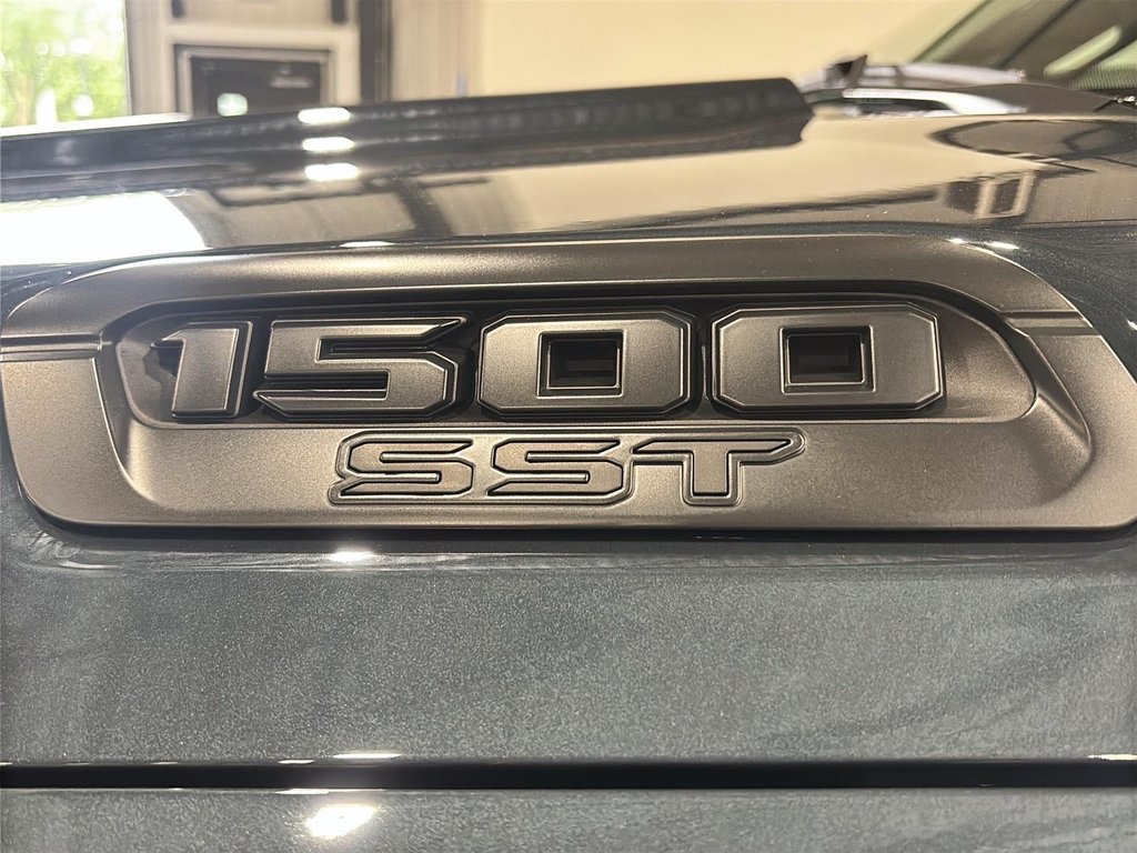 Ram 1500 WARLOCK 2025 à Saint-Hyacinthe, Québec - 5 - w1024h768px