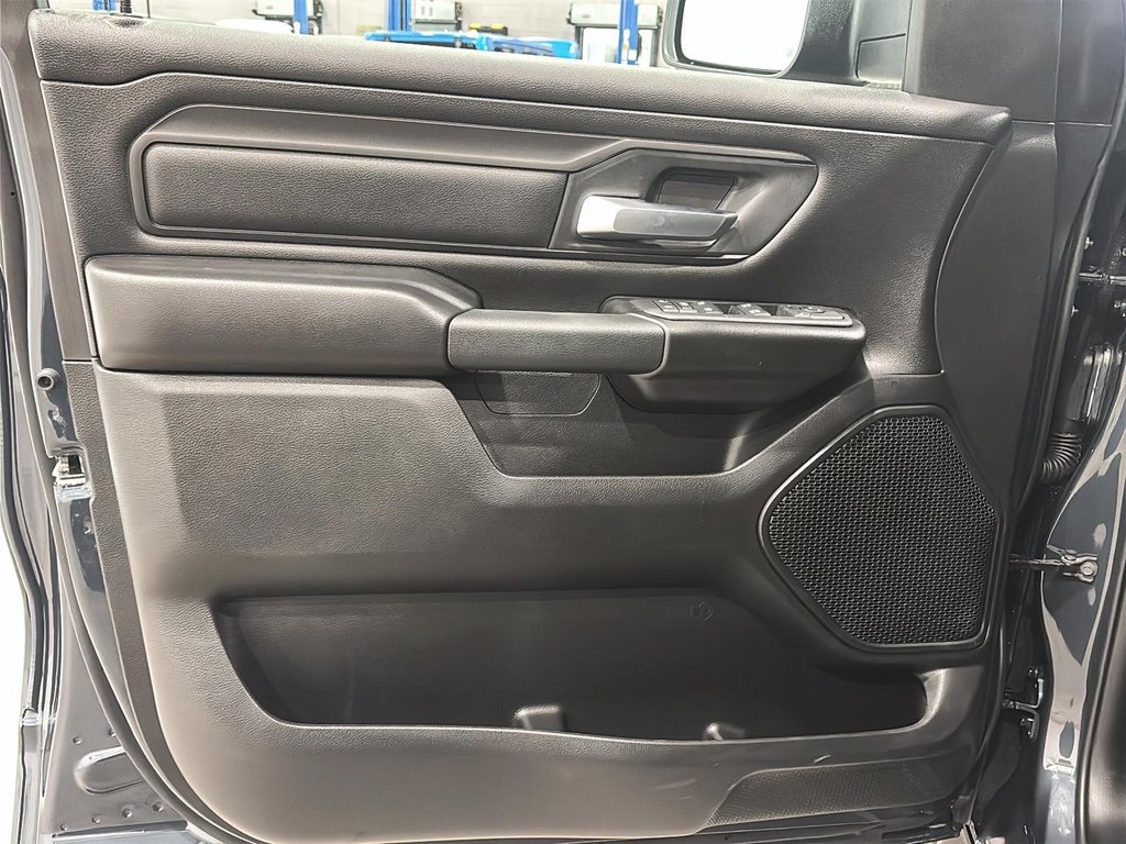 Ram 1500 WARLOCK 2025 à Saint-Hyacinthe, Québec - 8 - w1024h768px