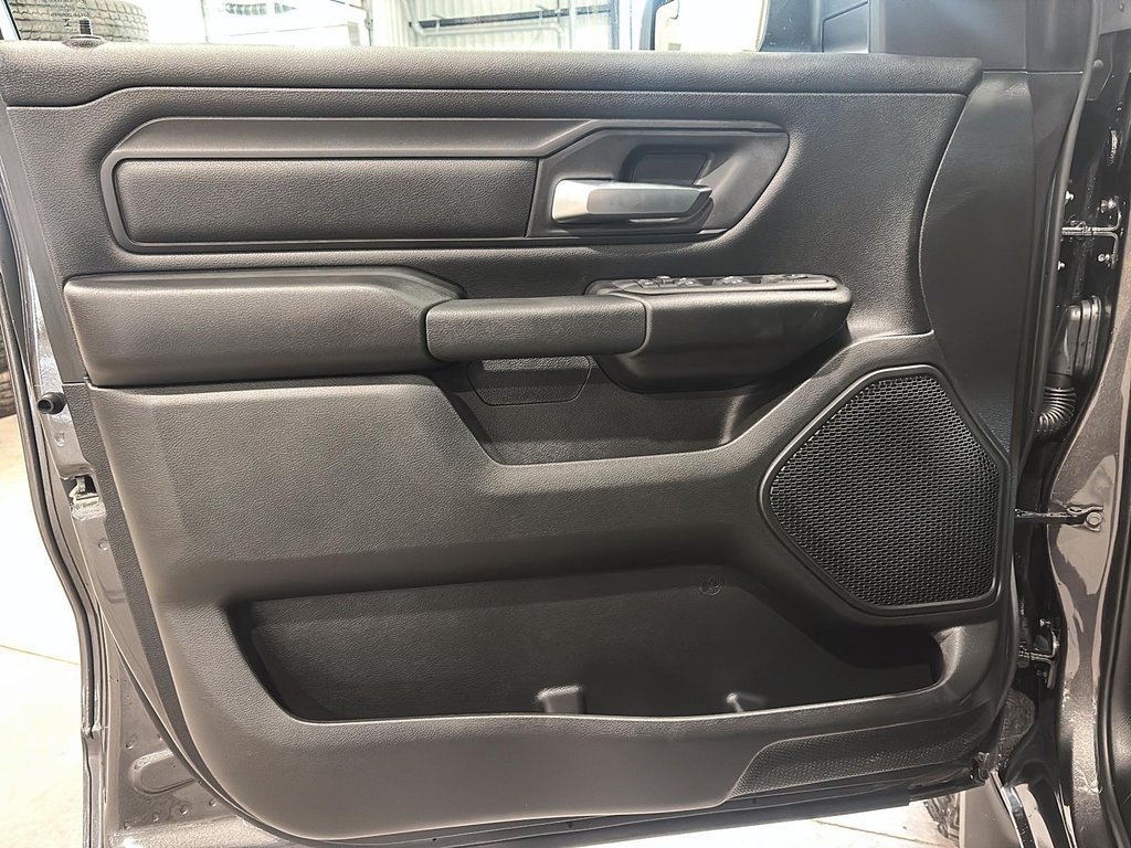 Ram 1500 WARLOCK 2025 à Saint-Hyacinthe, Québec - 8 - w1024h768px