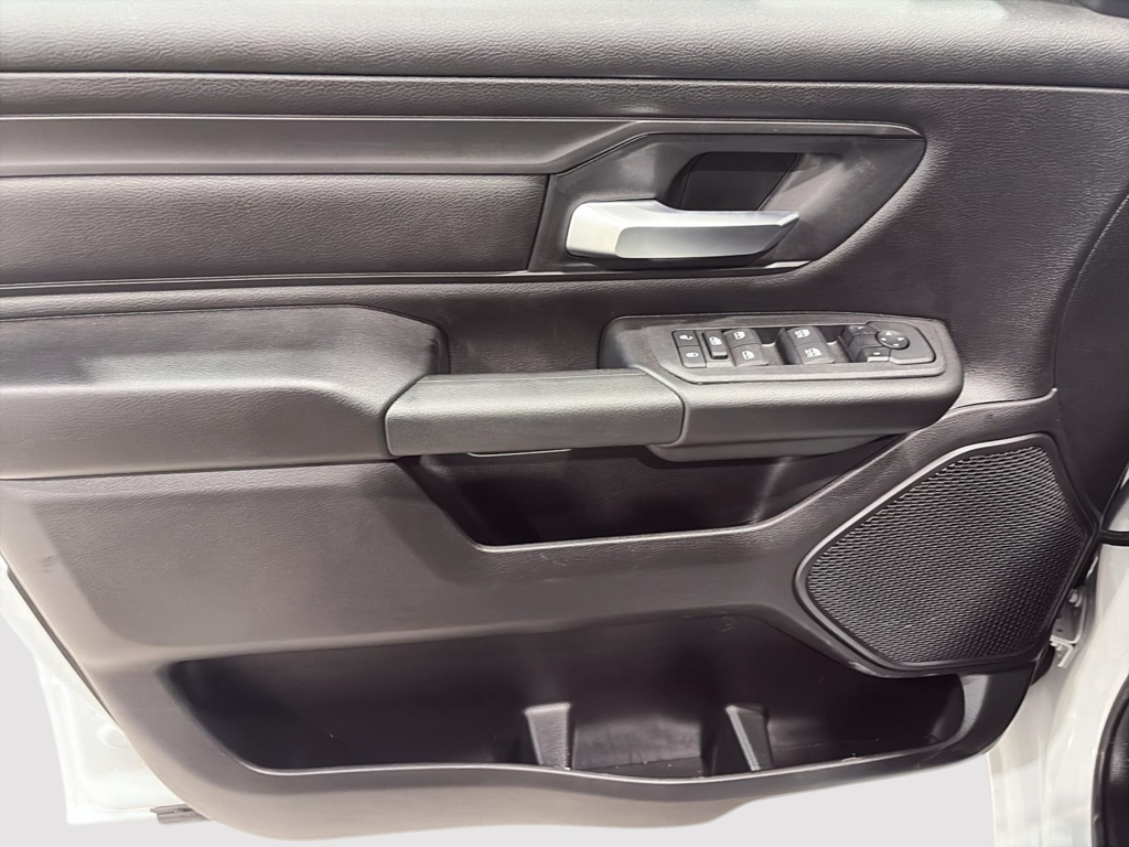 Ram 1500 TRADESMAN 2025 à Saint-Hyacinthe, Québec - 9 - w1024h768px