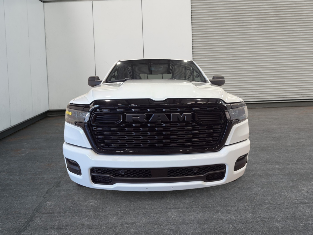 Ram 1500 TRADESMAN 2025 à Saint-Hyacinthe, Québec - 2 - w1024h768px