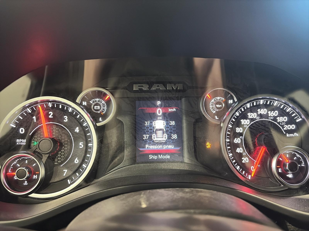 Ram 1500 TRADESMAN 2025 à Saint-Hyacinthe, Québec - 11 - w1024h768px