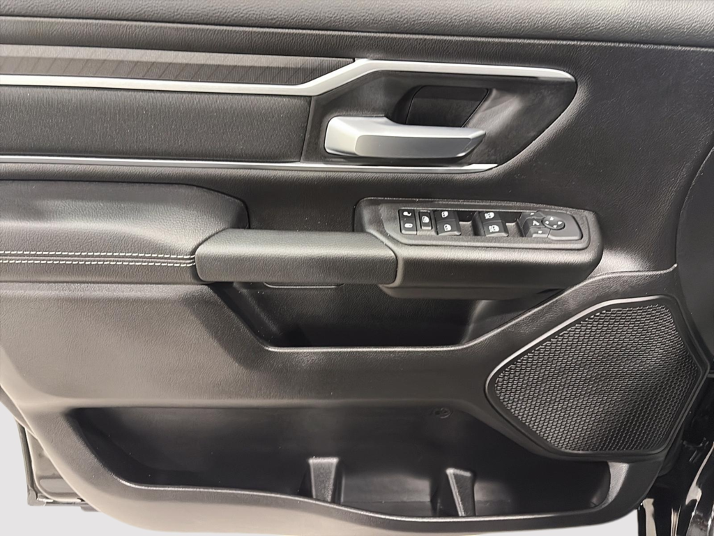 Ram 1500 BIG HORN 2025 à Saint-Hyacinthe, Québec - 9 - w1024h768px