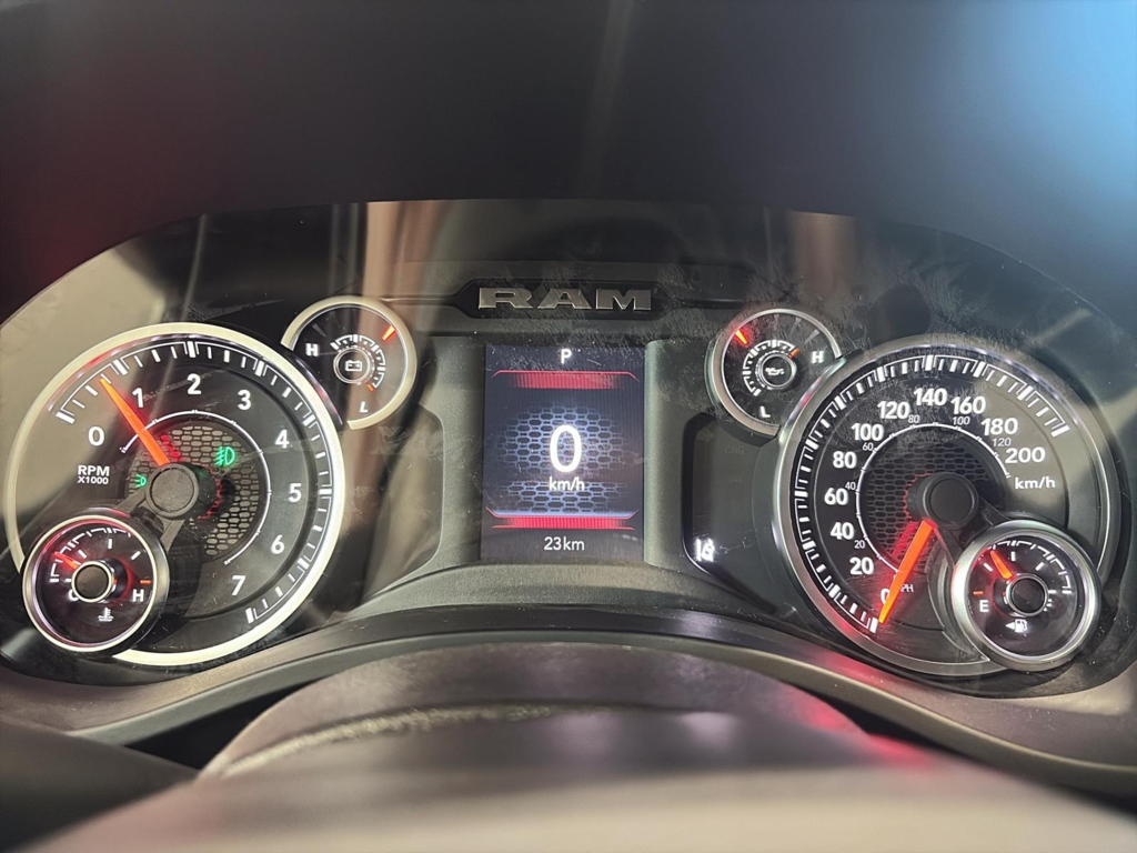 Ram 1500 TRADESMAN 2025 à Saint-Hyacinthe, Québec - 11 - w1024h768px