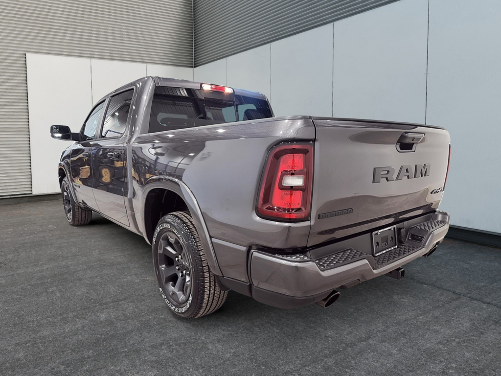 Ram 1500 BIG HORN 2025 à Saint-Hyacinthe, Québec - 4 - w1024h768px