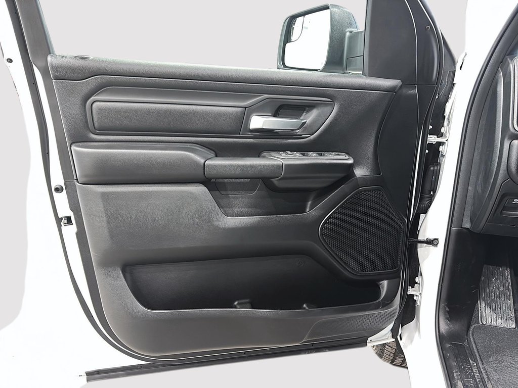 Ram 1500 TRADESMAN 2025 à Saint-Hyacinthe, Québec - 9 - w1024h768px