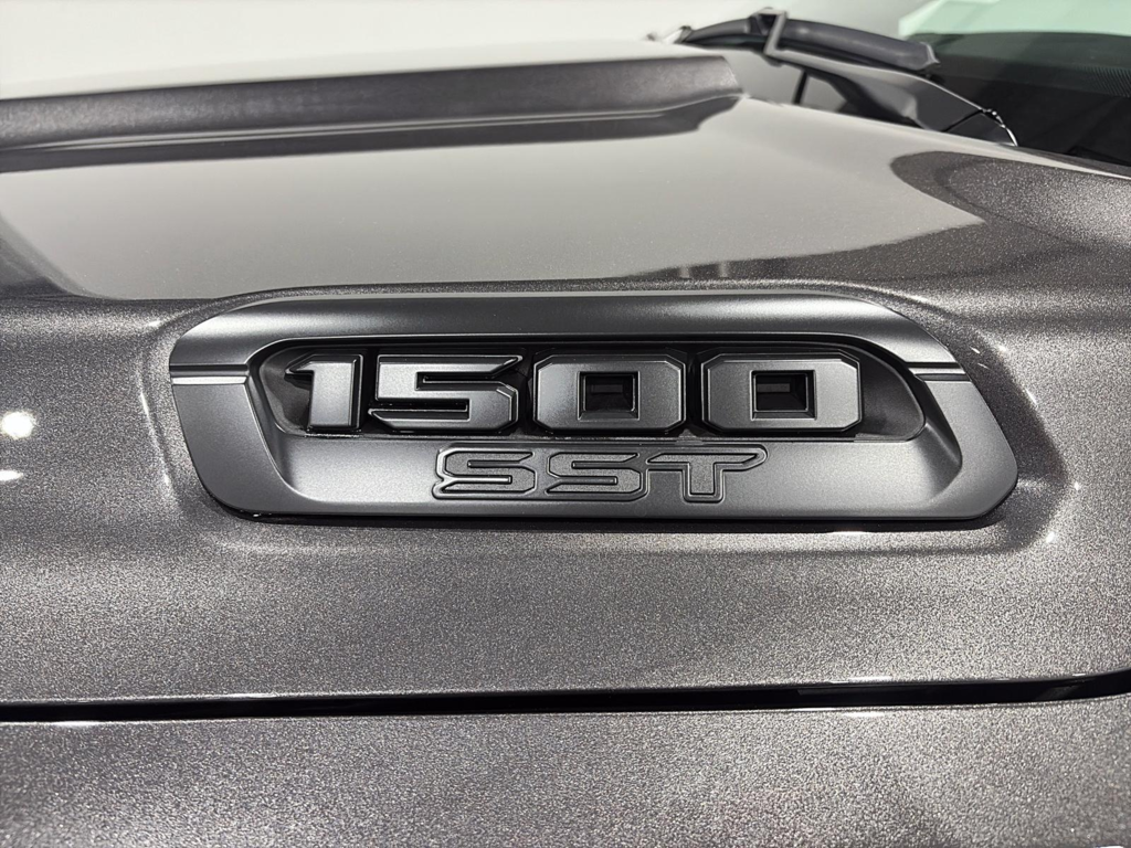 Ram 1500 BIG HORN 2025 à Saint-Hyacinthe, Québec - 8 - w1024h768px