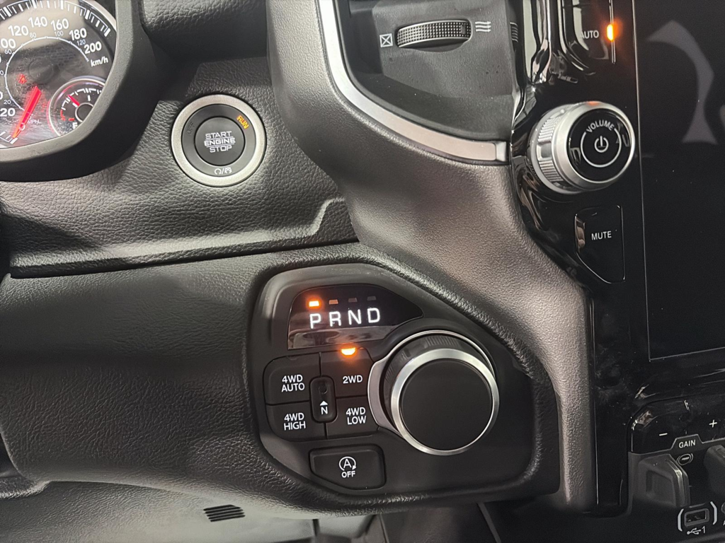 Ram 1500 BIG HORN 2025 à Saint-Hyacinthe, Québec - 12 - w1024h768px