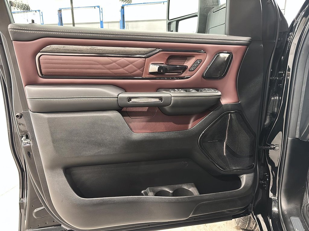2025 Ram 1500 LIMITED in Saint-Hyacinthe, Quebec - 8 - w1024h768px