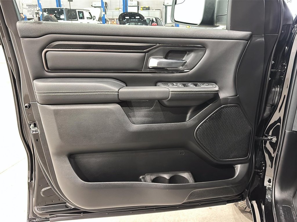 2025 Ram 1500 SPORT in Saint-Hyacinthe, Quebec - 8 - w1024h768px