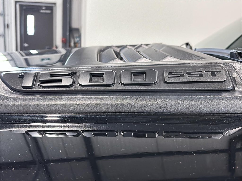 2025 Ram 1500 SPORT in Saint-Hyacinthe, Quebec - 5 - w1024h768px