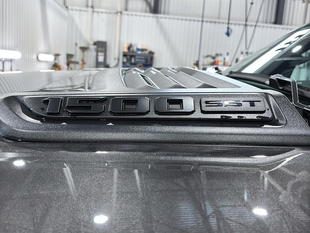 2025 Ram 1500 SPORT in Saint-Hyacinthe, Quebec - 5 - w1024h768px