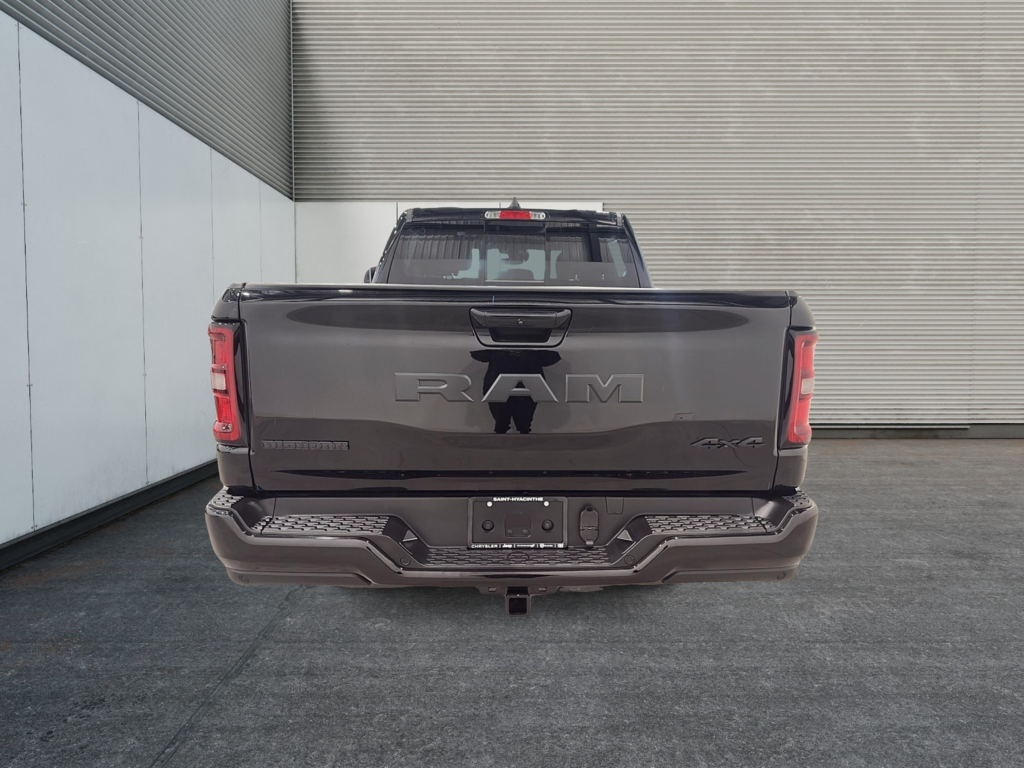2025 Ram 1500 BIG HORN in Saint-Hyacinthe, Quebec - 3 - w1024h768px