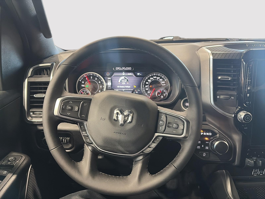 2025 Ram 1500 BIG HORN in Saint-Hyacinthe, Quebec - 13 - w1024h768px