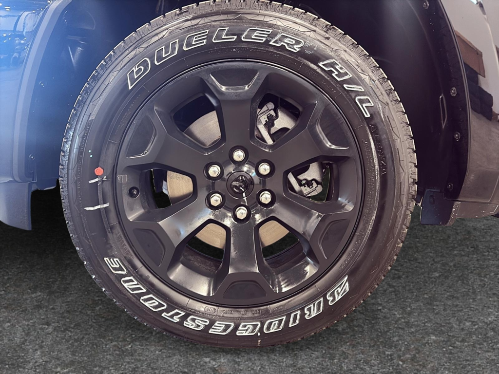 2025 Ram 1500 BIG HORN in Saint-Hyacinthe, Quebec - 7 - w1024h768px