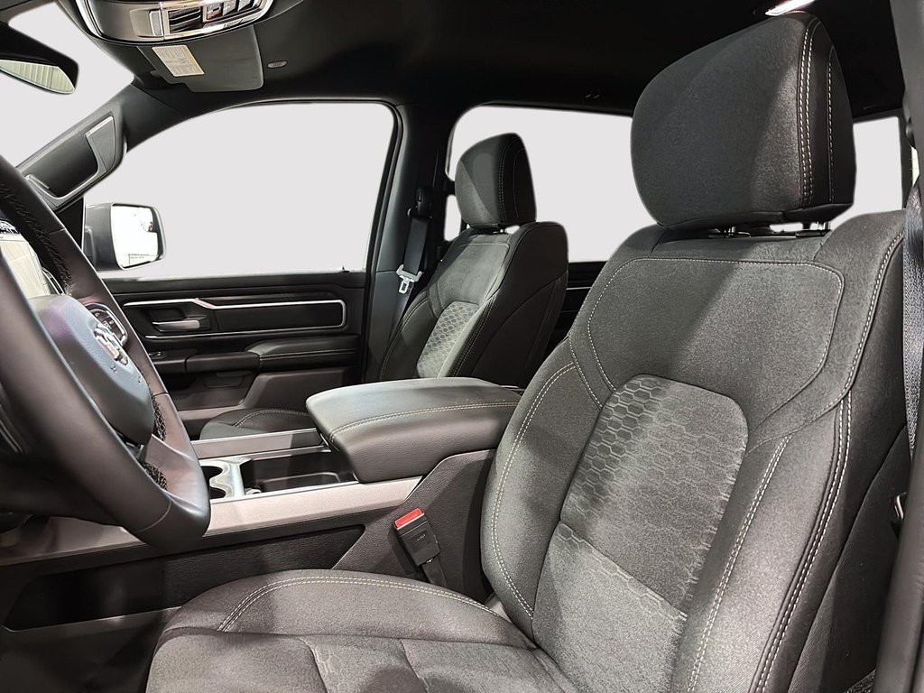 Ram 1500 BIG HORN 2025 à Saint-Hyacinthe, Québec - 8 - w1024h768px