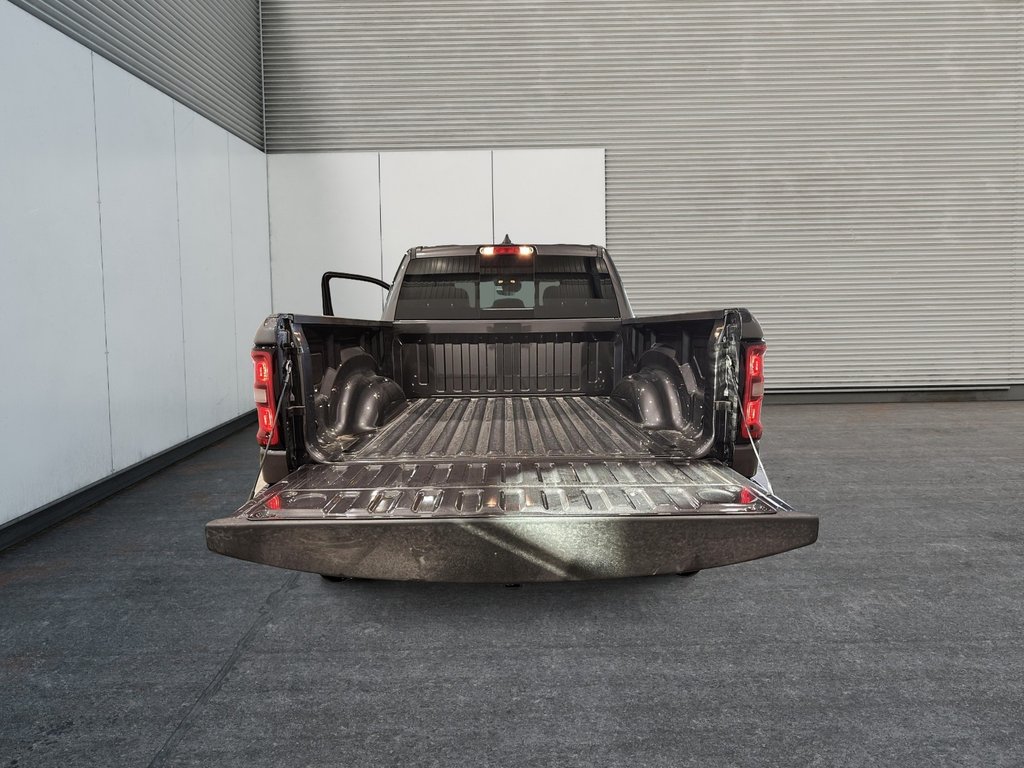 2025 Ram 1500 Tradesman in Saint-Hyacinthe, Quebec - 14 - w1024h768px