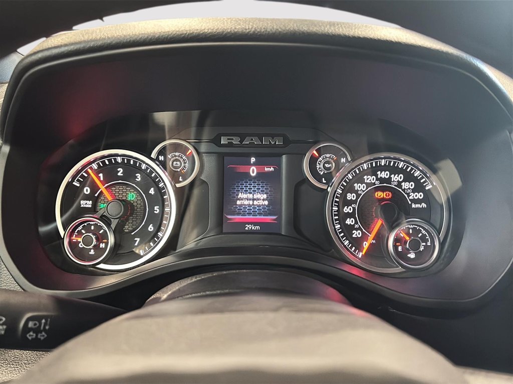 2025 Ram 1500 Tradesman in Saint-Hyacinthe, Quebec - 11 - w1024h768px