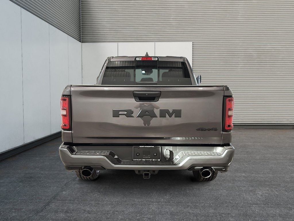 2025 Ram 1500 Tradesman in Saint-Hyacinthe, Quebec - 3 - w1024h768px