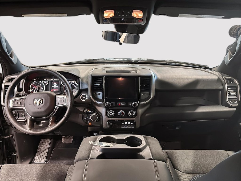 2025 Ram 1500 Tradesman in Saint-Hyacinthe, Quebec - 8 - w1024h768px