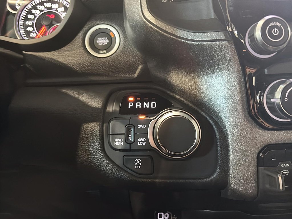 2025 Ram 1500 Tradesman in Saint-Hyacinthe, Quebec - 13 - w1024h768px