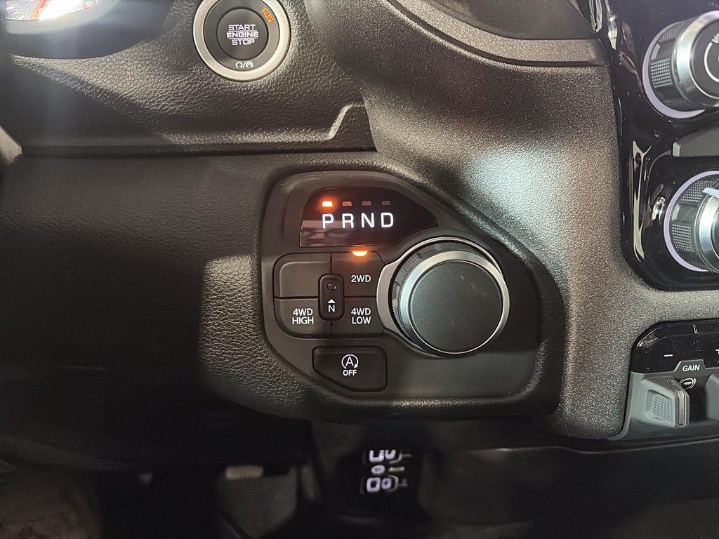 2025 Ram 1500 Tradesman in Saint-Hyacinthe, Quebec - 13 - w1024h768px