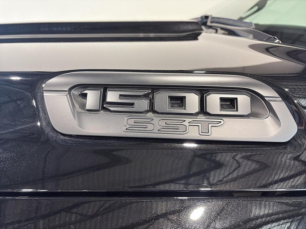 2025 Ram 1500 Tradesman in Saint-Hyacinthe, Quebec - 6 - w1024h768px