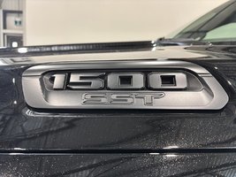 2025 Ram 1500 BIG HORN in Saint-Hyacinthe, Quebec - 7 - w1024h768px