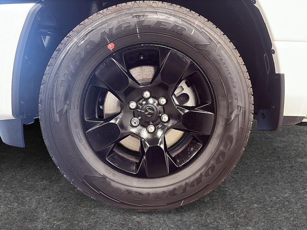 2025 Ram 1500 Tradesman in Saint-Hyacinthe, Quebec - 7 - w1024h768px