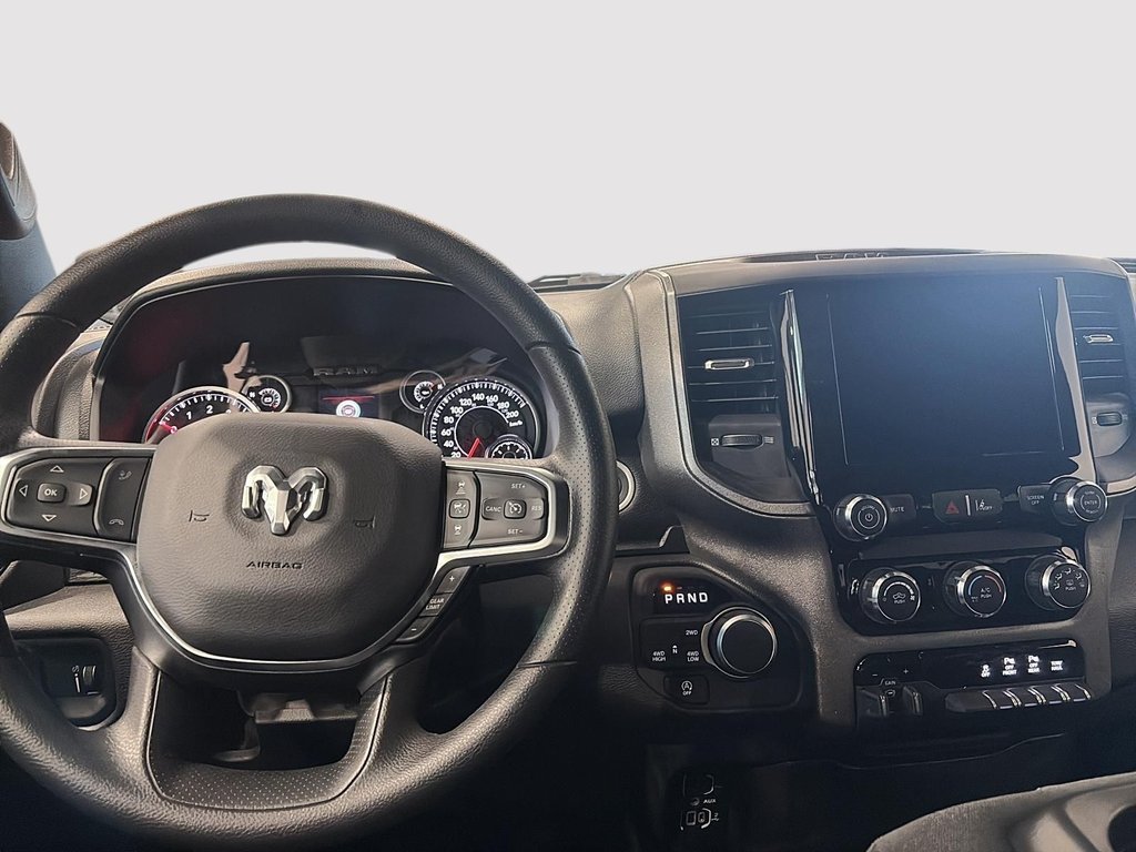 2025 Ram 1500 Tradesman in Saint-Hyacinthe, Quebec - 9 - w1024h768px