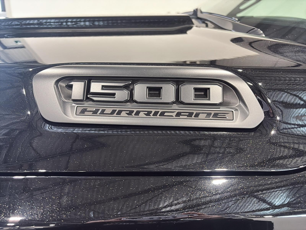 2026 Ram 1500 WARLOCK in Saint-Hyacinthe, Quebec - 8 - w1024h768px