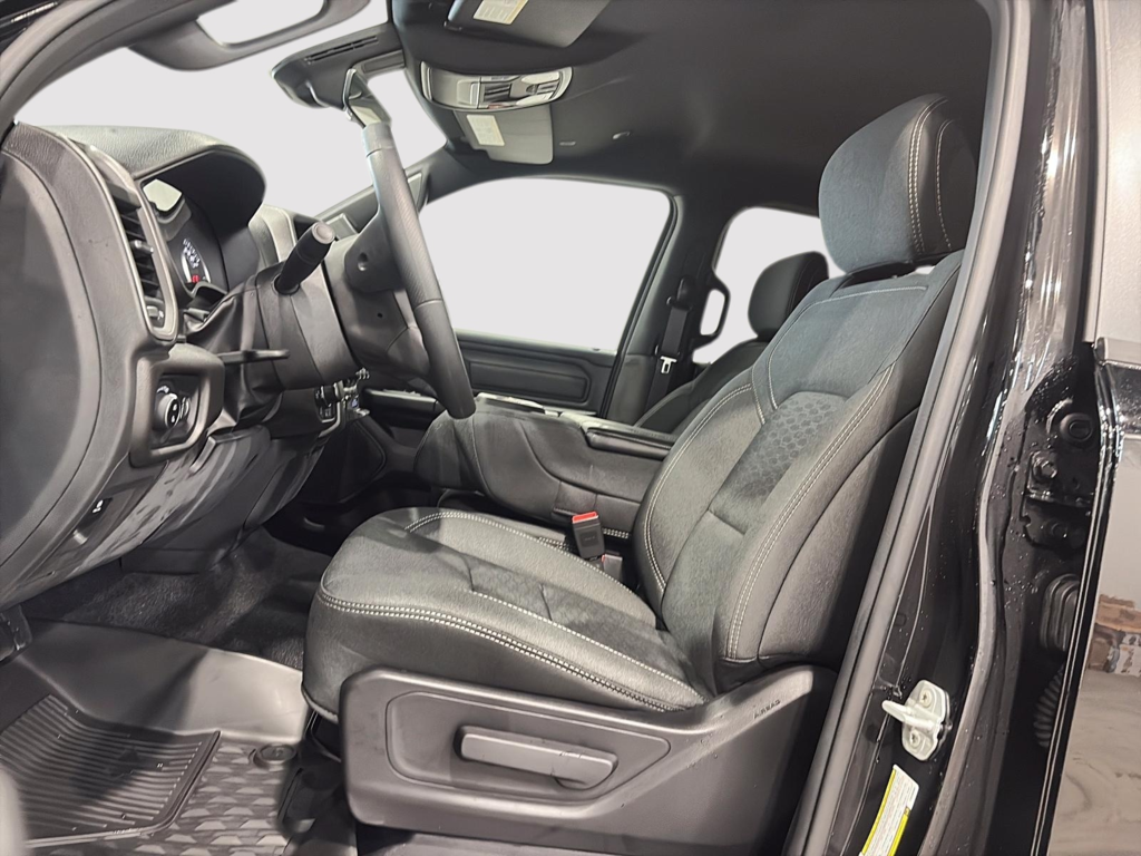 2026 Ram 1500 WARLOCK in Saint-Hyacinthe, Quebec - 13 - w1024h768px