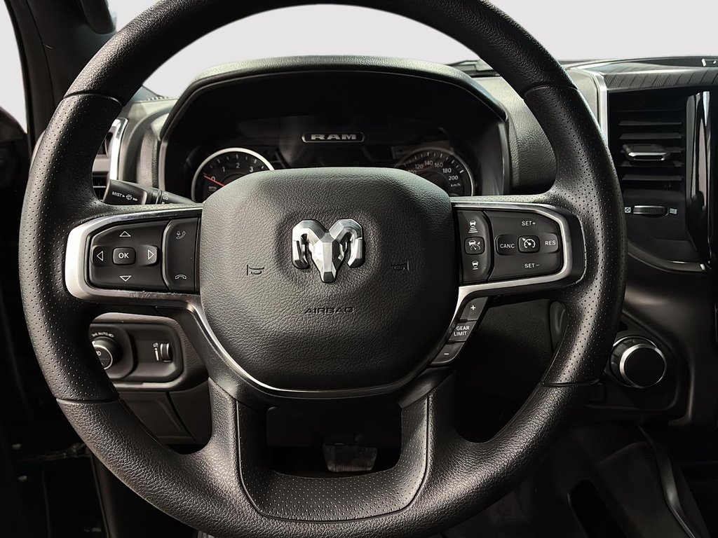 2026 Ram 1500 EXPRESS in Saint-Hyacinthe, Quebec - 11 - w1024h768px