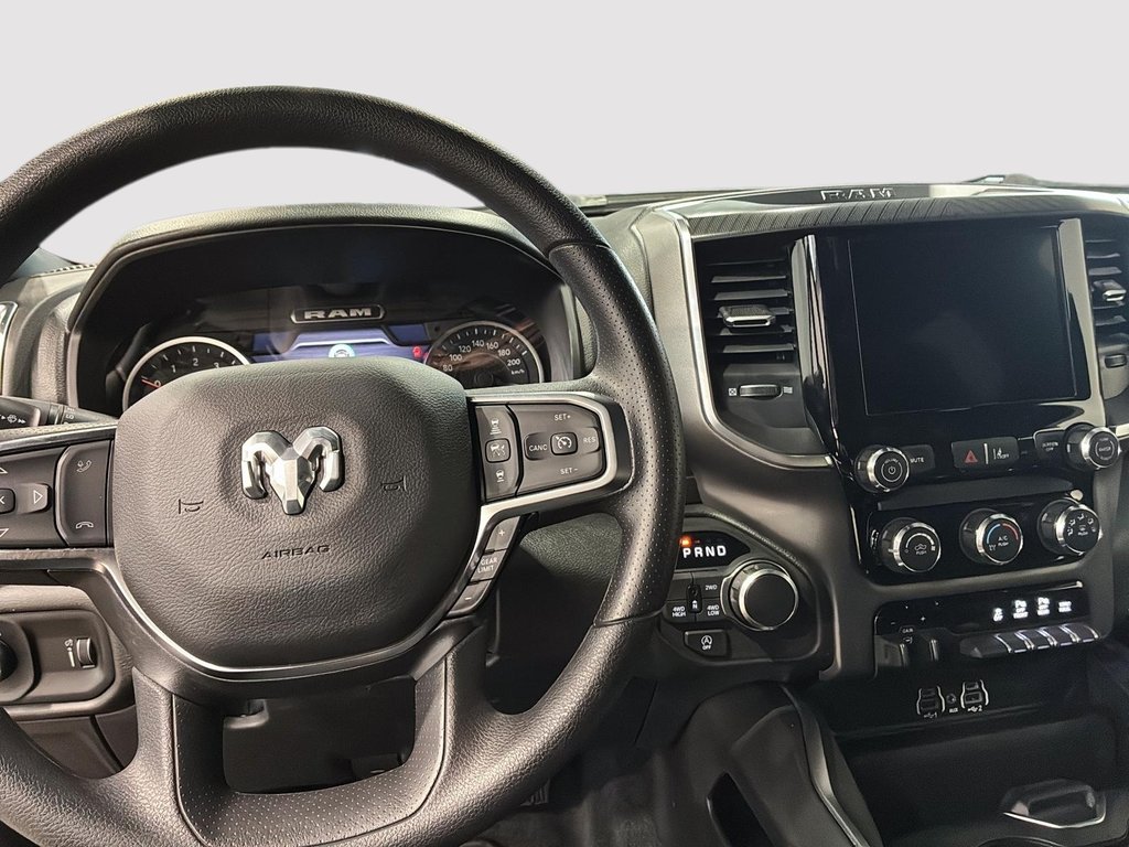 2026 Ram 1500 EXPRESS in Saint-Hyacinthe, Quebec - 9 - w1024h768px