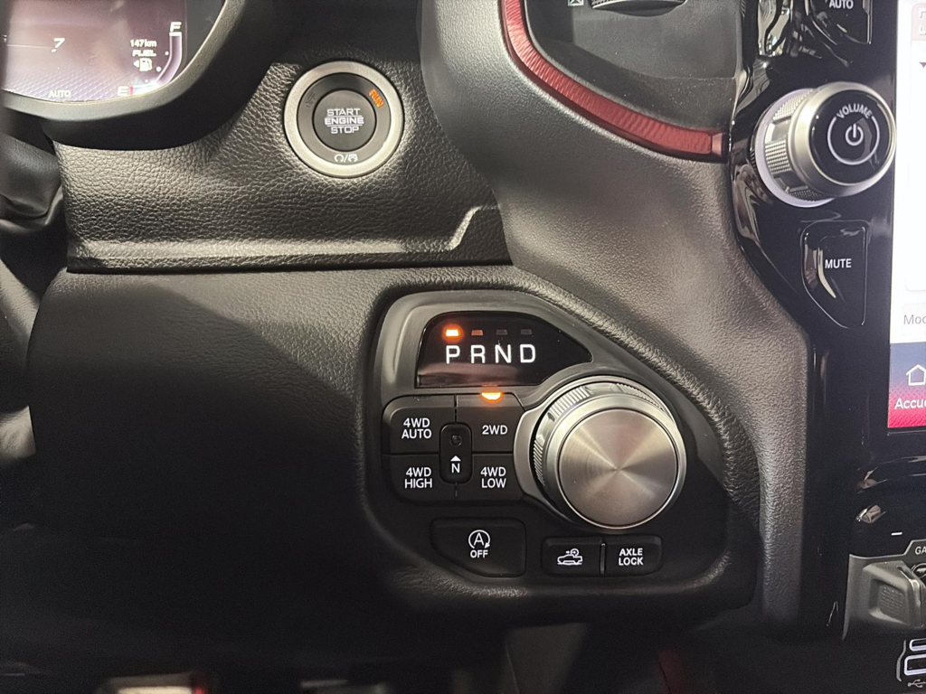 2026 Ram 1500 REBEL in Saint-Hyacinthe, Quebec - 12 - w1024h768px