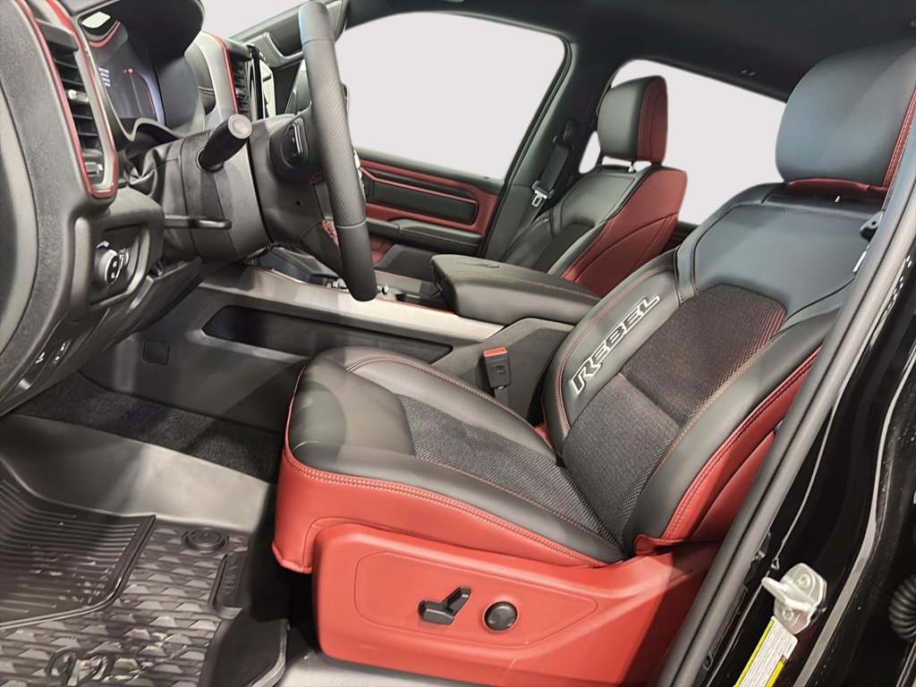 2026 Ram 1500 REBEL in Saint-Hyacinthe, Quebec - 13 - w1024h768px