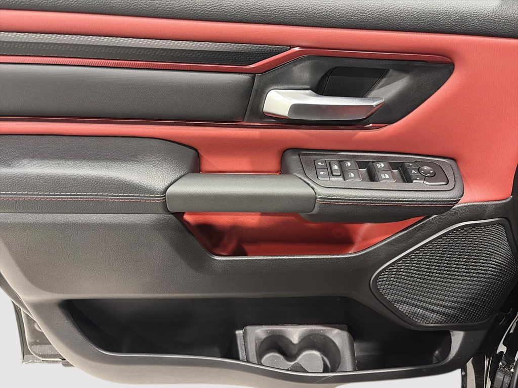 2026 Ram 1500 REBEL in Saint-Hyacinthe, Quebec - 9 - w1024h768px