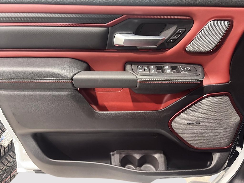 2026 Ram 1500 REBEL in Saint-Hyacinthe, Quebec - 10 - w1024h768px