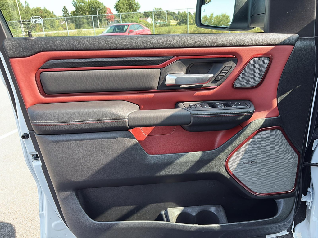 2026 Ram 1500 REBEL in Saint-Hyacinthe, Quebec - 9 - w1024h768px