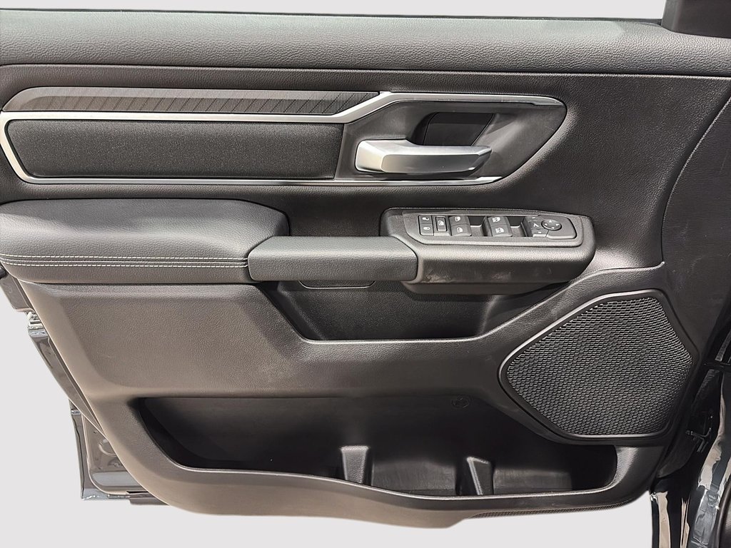 2026 Ram 1500 BIG HORN in Saint-Hyacinthe, Quebec - 10 - w1024h768px