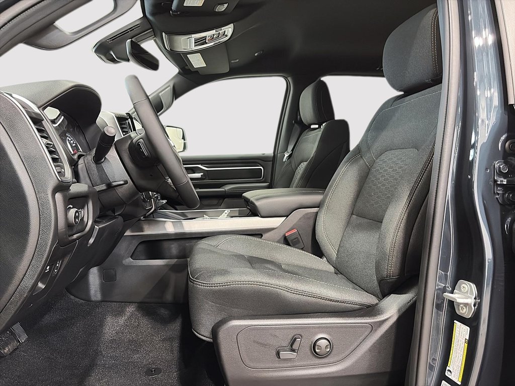 2026 Ram 1500 BIG HORN in Saint-Hyacinthe, Quebec - 8 - w1024h768px