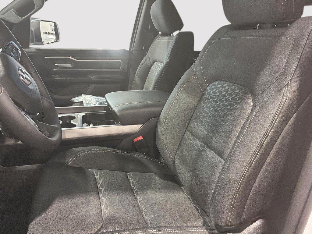 2026 Ram 1500 BIG HORN in Saint-Hyacinthe, Quebec - 8 - w1024h768px
