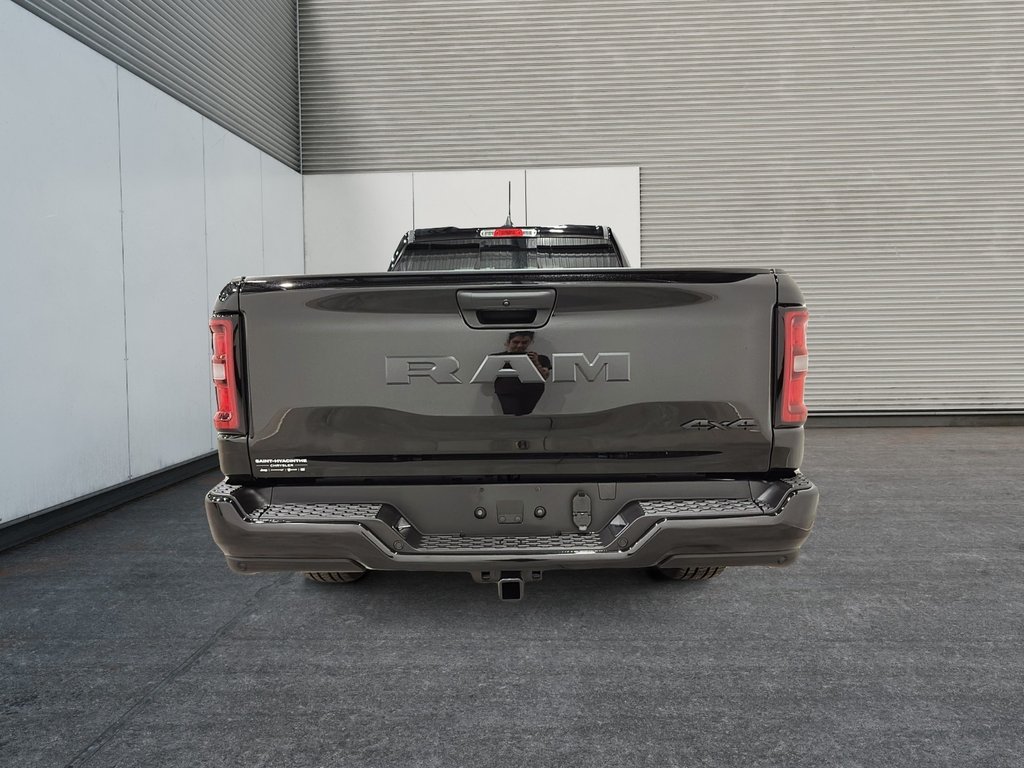 2026 Ram 1500 EXPRESS in Saint-Hyacinthe, Quebec - 3 - w1024h768px